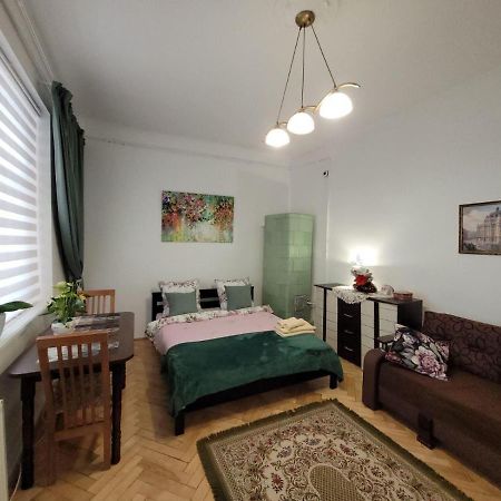 Central Apartment On Rynok Square Lwów Zewnętrze zdjęcie