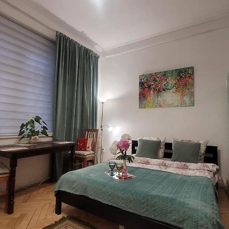 Central Apartment On Rynok Square Lwów Zewnętrze zdjęcie
