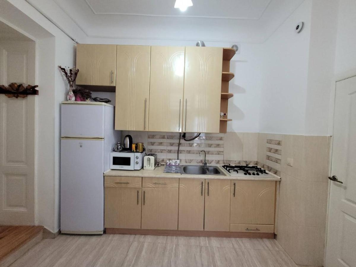 Central Apartment On Rynok Square Lwów Zewnętrze zdjęcie