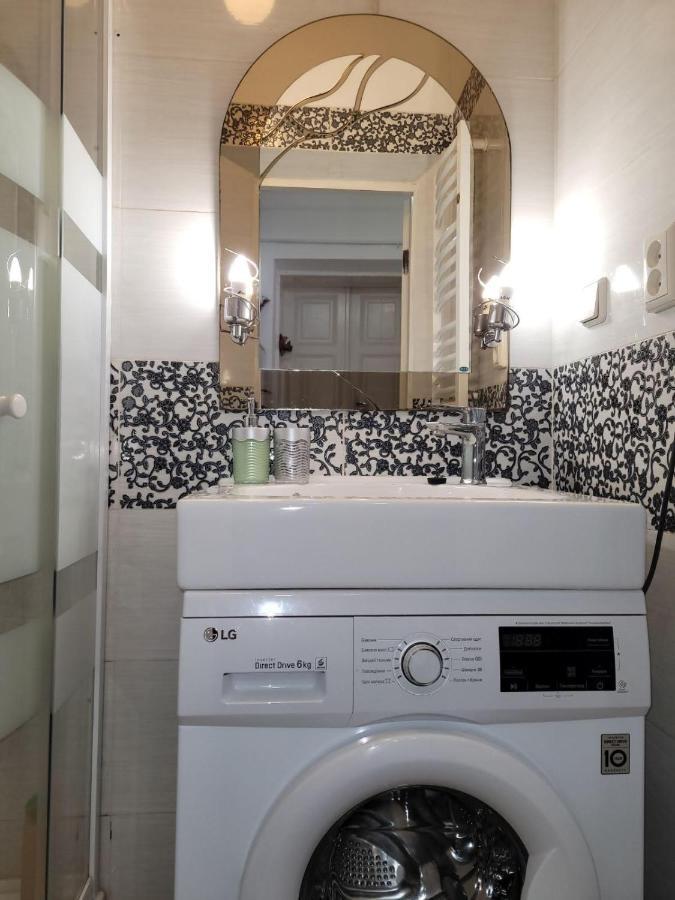 Central Apartment On Rynok Square Lwów Zewnętrze zdjęcie